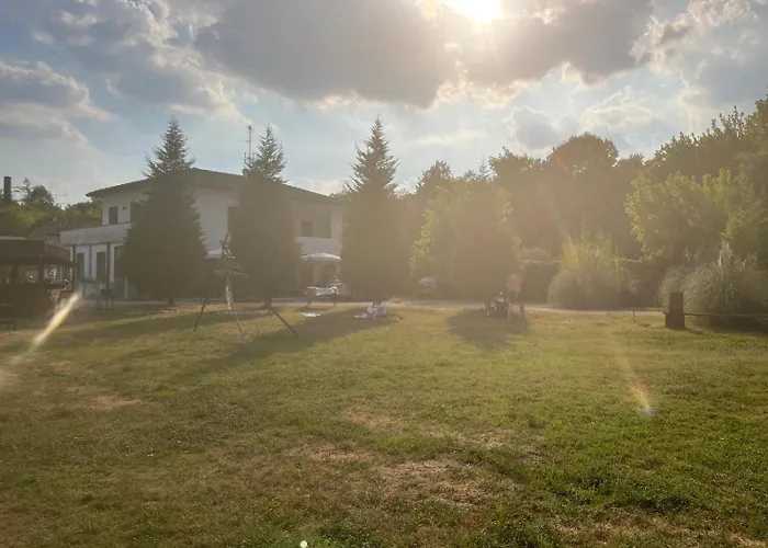 Ranch B & Panzió Nibionno